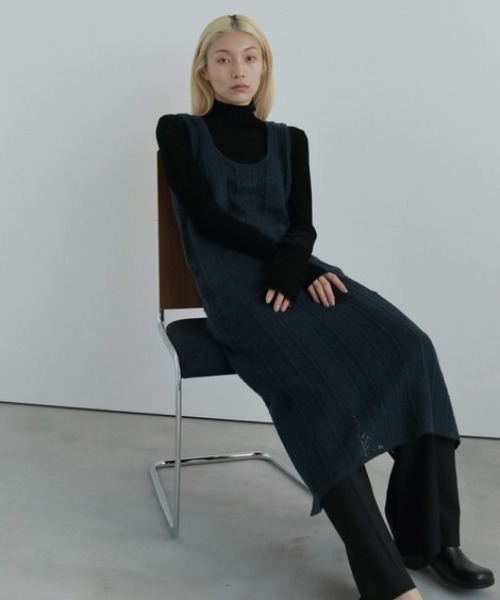 anuke（アンヌーク）の「anuke Tuck Wide Pants（その他パンツ・レディース・ブラウン/ブラック・36/38）」の4枚目の写真