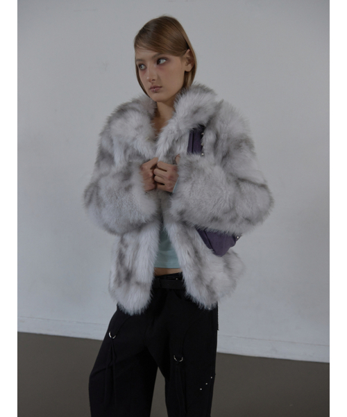 SETUP-EXE（セットアップイーエックスイー）の「FAUX FUR JACKET / WHITE（ムートンコート・レディース・その他・OS）」の2枚目の写真