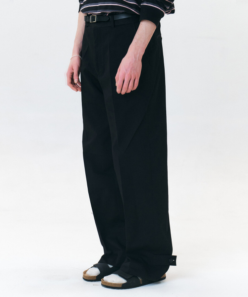WINDER(ワインダー)の「DARTED WIDE TROUSERS - BLACK(その他パンツ・メンズ・その他・LARGE/MEDIUM)」の1枚目の写真