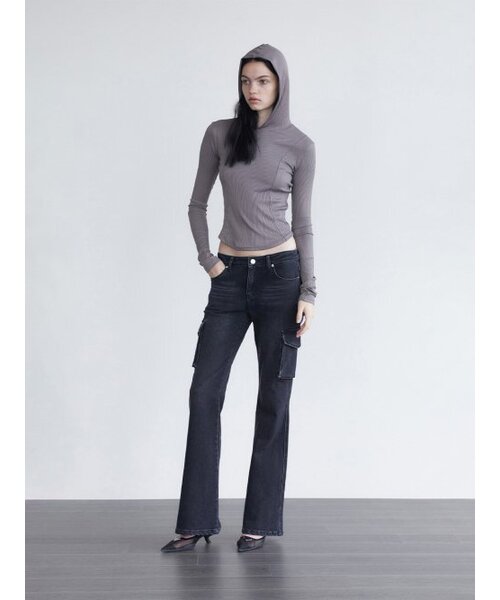 WHOLE PAPER(ホールペーパー)の「フレアカーゴデニムパンツ - ブラック(デニムパンツ・レディース・ブラック・SMALL/MEDIUM)」の5枚目の写真