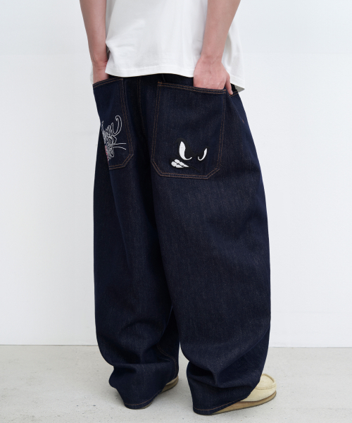 URBANSTOFF(アーバンストッフ)の「バックポケットアートワークデニムパンツ(インディゴ)(デニムパンツ・レディース・その他・MEDIUM/LARGE)」の1枚目の写真