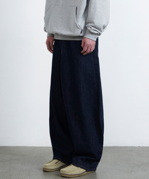 URBANSTOFF(アーバンストッフ)の「バックポケットアートワークデニムパンツ(インディゴ)(デニムパンツ・レディース・その他・MEDIUM/LARGE)」の8枚目の写真