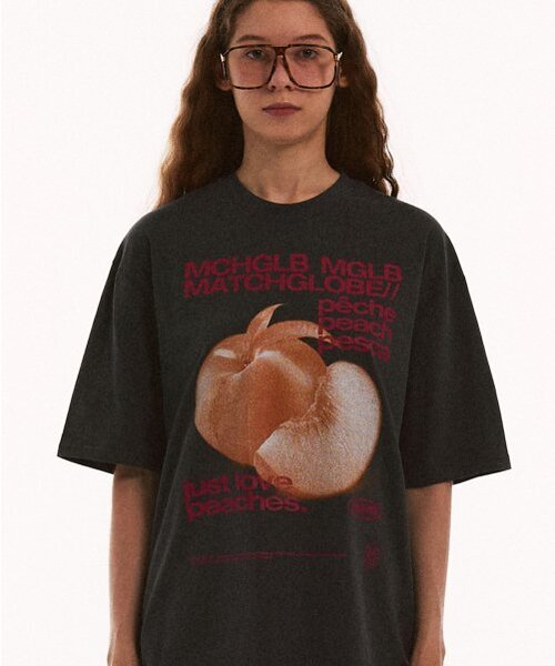 MATCHGLOBE(マッチグローブ)の「ピーチスオーバーサイズTシャツ(ダークグレー)(Tシャツ/カットソー・レディース・その他・FREE)」の3枚目の写真