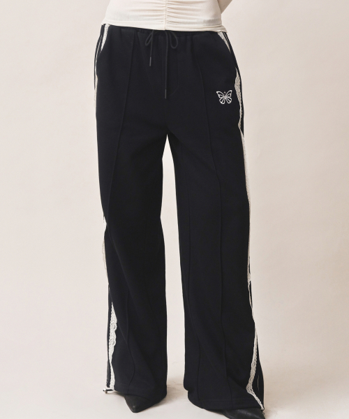 NICK&NICOLE(ニックアンドニコール)の「BUTTERFLY LACE SWEAT PANTS_BLACK(スウェットパンツ・レディース・その他・FREE)」の3枚目の写真