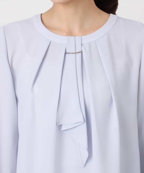 MK MICHEL KLEIN(エムケーミッシェルクラン)の「マルチwayボウタイブラウス/洗える(シャツ/ブラウス・レディース・アイボリー/ライトブルー・38/40)」の11枚目の写真