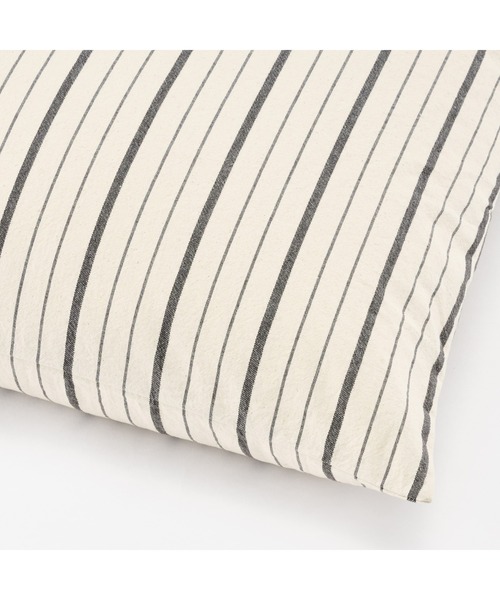 無印良品(ムジルシリョウヒン)の「綿洗いざらし大判クッション 75×75cm(クッション/クッションカバー・メンズ・ホワイト系/グレー系・FREE)」の7枚目の写真