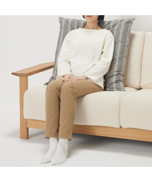 無印良品(ムジルシリョウヒン)の「綿洗いざらし大判クッション 75×75cm(クッション/クッションカバー・メンズ・ホワイト系/グレー系・FREE)」の11枚目の写真