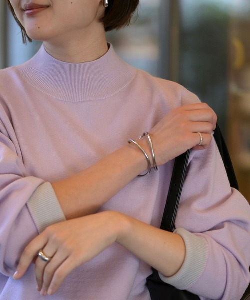 qualite(カリテ)の「バイカラーハイネックプルオーバー/冬服/オフィスカジュアル(ニット/セーター・レディース・アイボリー/ベージュ/ラベンダー・フリー)」の6枚目の写真