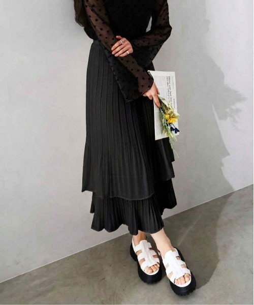 SpRay（スプレイ）の「シアープリーツティアードスカート（スカート・レディース・ブラック/アイボリー・FREE）」の2枚目の写真
