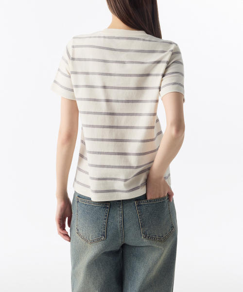 MUSINSA STANDARD WOMAN（ムシンサスタンダードウーマン）の「ウィメンズマルチストライプクルーネックTシャツ1 [クリーム]（Tシャツ/カットソー・レディース・その他・SMALL/MEDIUM/LARGE/X-SMALL）」の2枚目の写真