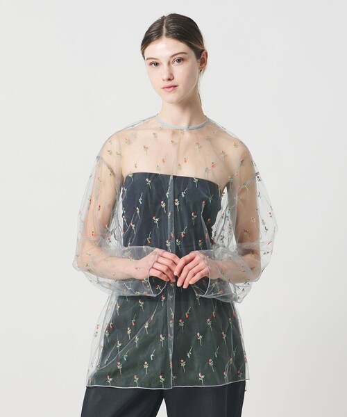 LOEFF（ロエフ）の「＜LOEFF＞フラワー チュール プルオーバー（シャツ/ブラウス・レディース・グレー・FREE）」の2枚目の写真