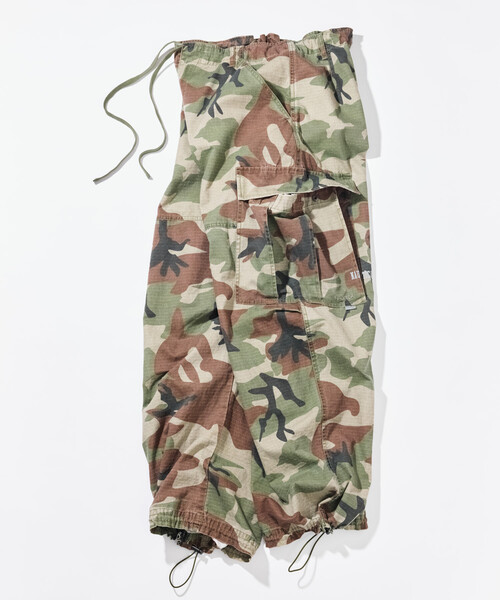NAUTICA(ノーティカ)の「NAUTICA/ノーティカ カーブシルエット リップストップ カモフラージュ柄 カーゴパンツ(カーゴパンツ・メンズ・オリーブ/ブラック/ピンク・X-LARGE/MEDIUM/LARGE)」の2枚目の写真