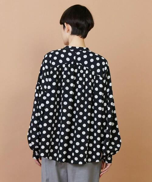 FRAPBOIS(フラボア)の「ドドット ブラウス(シャツ/ブラウス・レディース・ホワイト/ブラック・1)」の4枚目の写真