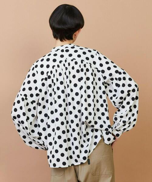 FRAPBOIS(フラボア)の「ドドット ブラウス(シャツ/ブラウス・レディース・ホワイト/ブラック・1)」の16枚目の写真