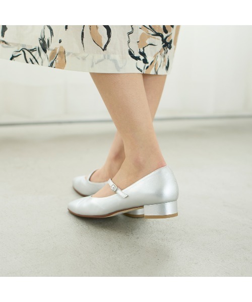 Riz raffinee（リズラフィーネ）の「斜めストラップパンプス（パンプス・レディース・ブラック・22.5cm/24.5cm/24cm/23.5cm/23cm/22cm）」の14枚目の写真