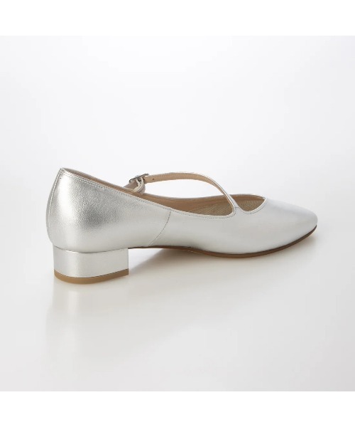 Riz raffinee（リズラフィーネ）の「斜めストラップパンプス（パンプス・レディース・ブラック・22.5cm/24.5cm/24cm/23.5cm/23cm/22cm）」の8枚目の写真