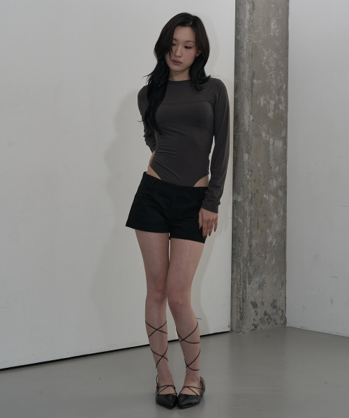 ZIZEMUSEUM（ジゼミュージアム）の「BACK POINT LONG SLEEVE BODYSUIT (CHARCOAL)（Tシャツ/カットソー・レディース・その他・MEDIUM/SMALL）」の2枚目の写真