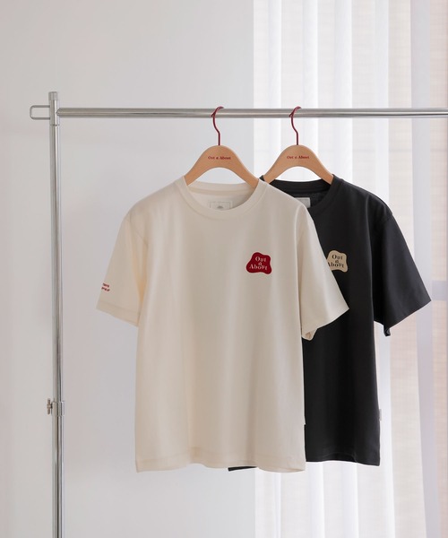Out n About(アウトナバウト)の「オリジナルロゴTシャツ(Tシャツ/カットソー・レディース・オフホワイト/チャコールグレー・M/L)」の7枚目の写真