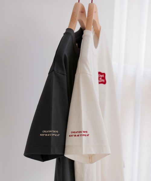Out n About(アウトナバウト)の「オリジナルロゴTシャツ(Tシャツ/カットソー・レディース・オフホワイト/チャコールグレー・M/L)」の9枚目の写真