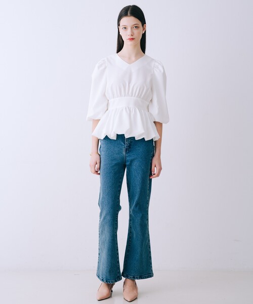 SELFIST(セルフィスト)の「バルーンパフショルブラウス 春服 夏服 Vネック シアーシャツ(シャツ/ブラウス・レディース・オフホワイト/ブラック/グレイッシュブルー・36/38)」の5枚目の写真