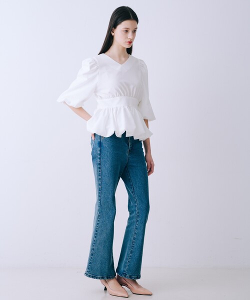 SELFIST(セルフィスト)の「バルーンパフショルブラウス 春服 夏服 Vネック シアーシャツ(シャツ/ブラウス・レディース・オフホワイト/ブラック/グレイッシュブルー・36/38)」の6枚目の写真