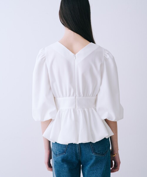 SELFIST(セルフィスト)の「バルーンパフショルブラウス 春服 夏服 Vネック シアーシャツ(シャツ/ブラウス・レディース・オフホワイト/ブラック/グレイッシュブルー・36/38)」の8枚目の写真