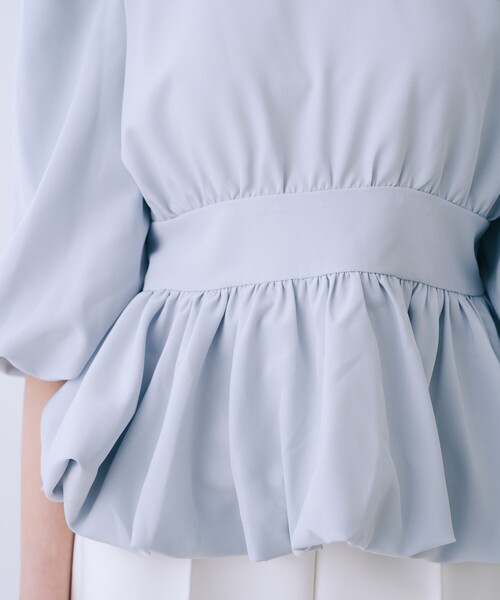 SELFIST(セルフィスト)の「バルーンパフショルブラウス 春服 夏服 Vネック シアーシャツ(シャツ/ブラウス・レディース・オフホワイト/ブラック/グレイッシュブルー・36/38)」の17枚目の写真
