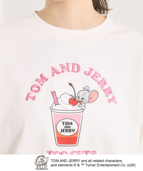 ITS'DEMO(イッツデモ)の「TOM AND JERRY 裏毛プルオーバー(スウェット・レディース・オフホワイト/ベビーピンク・00)」の14枚目の写真