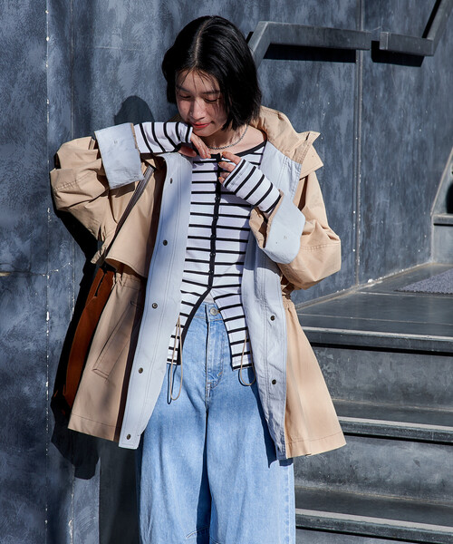 FREAK'S STORE（フリークスストア）の「2way 配色ステッチ フード付き ミニフレア トレンチコート/ハイネックショート丈 スプリングコート（トレンチコート・レディース・ネイビー/ベージュ/オフホワイト・ﾌﾘ-）」の20枚目の写真