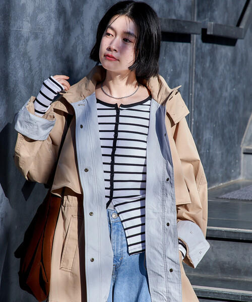 FREAK'S STORE（フリークスストア）の「2way 配色ステッチ フード付き ミニフレア トレンチコート/ハイネックショート丈 スプリングコート（トレンチコート・レディース・ネイビー/ベージュ/オフホワイト・ﾌﾘ-）」の18枚目の写真