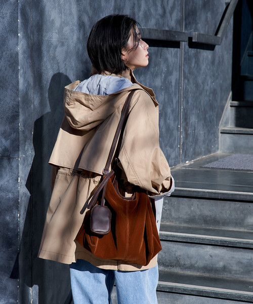 FREAK'S STORE（フリークスストア）の「2way 配色ステッチ フード付き ミニフレア トレンチコート/ハイネックショート丈 スプリングコート（トレンチコート・レディース・ネイビー/ベージュ/オフホワイト・ﾌﾘ-）」の16枚目の写真