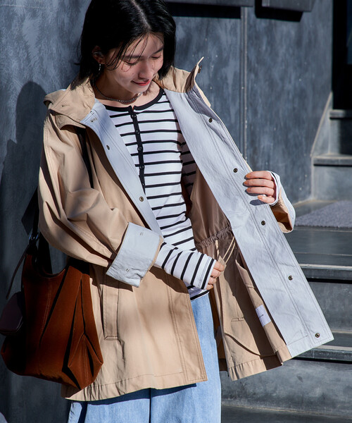 FREAK'S STORE（フリークスストア）の「2way 配色ステッチ フード付き ミニフレア トレンチコート/ハイネックショート丈 スプリングコート（トレンチコート・レディース・ネイビー/ベージュ/オフホワイト・ﾌﾘ-）」の14枚目の写真
