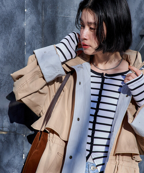 FREAK'S STORE（フリークスストア）の「2way 配色ステッチ フード付き ミニフレア トレンチコート/ハイネックショート丈 スプリングコート（トレンチコート・レディース・ネイビー/ベージュ/オフホワイト・ﾌﾘ-）」の10枚目の写真