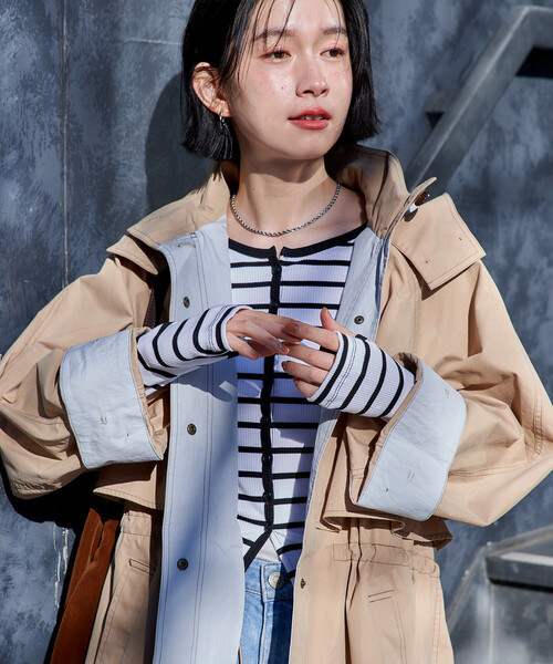 FREAK'S STORE（フリークスストア）の「2way 配色ステッチ フード付き ミニフレア トレンチコート/ハイネックショート丈 スプリングコート（トレンチコート・レディース・ネイビー/ベージュ/オフホワイト・ﾌﾘ-）」の9枚目の写真