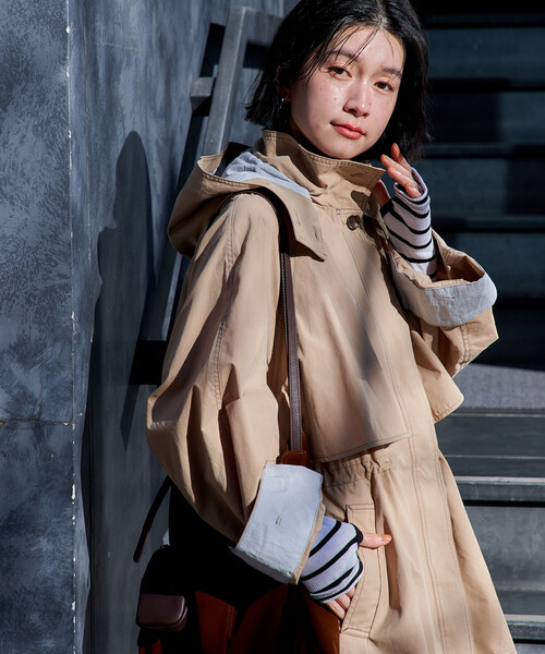 FREAK'S STORE（フリークスストア）の「2way 配色ステッチ フード付き ミニフレア トレンチコート/ハイネックショート丈 スプリングコート（トレンチコート・レディース・ネイビー/ベージュ/オフホワイト・ﾌﾘ-）」の22枚目の写真