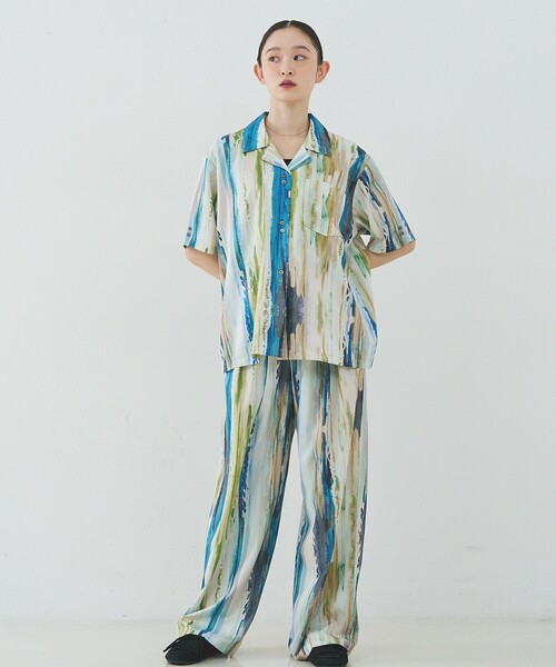 NOMINE（ノミネ）の「【セットアップ対応】ペイント柄 開襟シャツ（シャツ/ブラウス・レディース・ブラウン/グリーン/ピンク・フリー）」の4枚目の写真