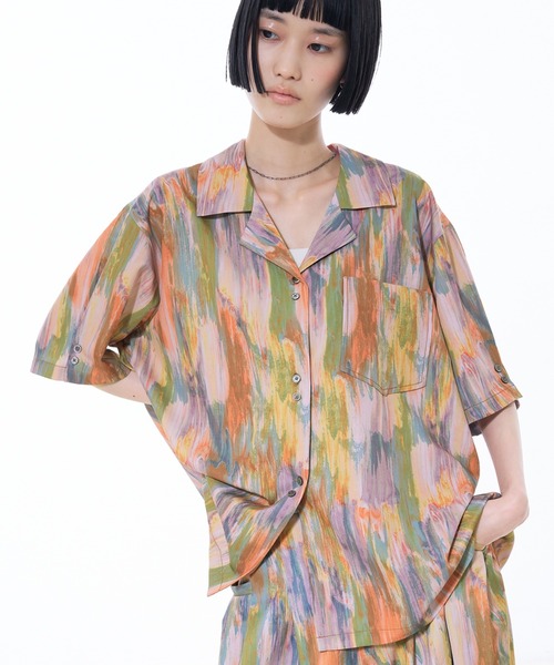 NOMINE（ノミネ）の「【セットアップ対応】ペイント柄 開襟シャツ（シャツ/ブラウス・レディース・ブラウン/グリーン/ピンク/オレンジ/ダークブラウン・フリー）」の5枚目の写真