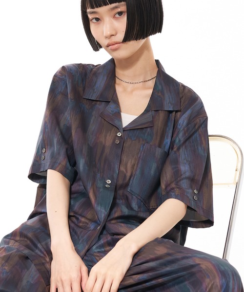NOMINE(ノミネ)の「【セットアップ対応】ペイント柄 開襟シャツ(シャツ/ブラウス・レディース・ブラウン/グリーン/ピンク/オレンジ/ダークブラウン・フリー)」の14枚目の写真