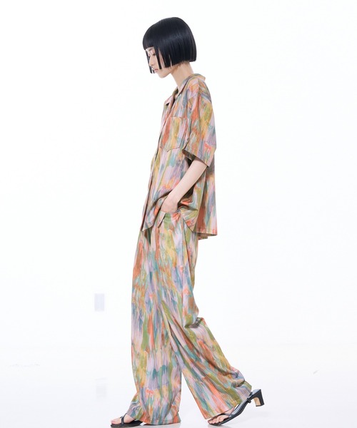 NOMINE(ノミネ)の「【セットアップ対応】ペイント柄 開襟シャツ(シャツ/ブラウス・レディース・ブラウン/グリーン/ピンク/オレンジ/ダークブラウン・フリー)」の17枚目の写真