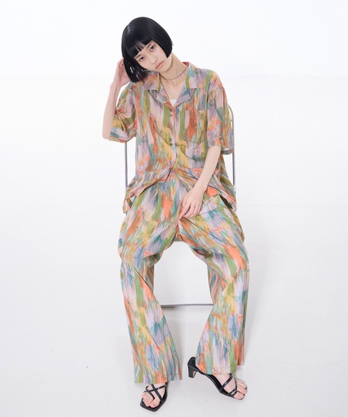 NOMINE(ノミネ)の「【セットアップ対応】ペイント柄 開襟シャツ(シャツ/ブラウス・レディース・ブラウン/グリーン/ピンク/オレンジ/ダークブラウン・フリー)」の18枚目の写真