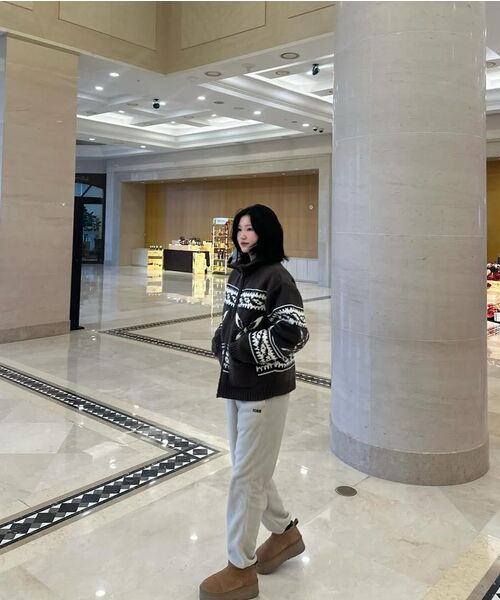 PORTERNA(ポルテナ)の「COWICHAN ZIP-UP CARDIGAN JACKET-BROWN(カーディガン/ボレロ・レディース・その他・OS)」の19枚目の写真
