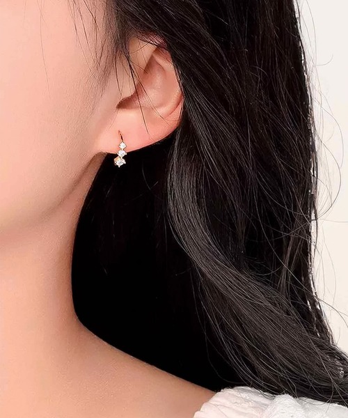 blackdia ocean(ブラックダイヤオーシャン)の「blackdia ocean スモールストーン ピアス(ピアス(両耳用)・レディース・ゴールド/シルバー・FREE)」の2枚目の写真