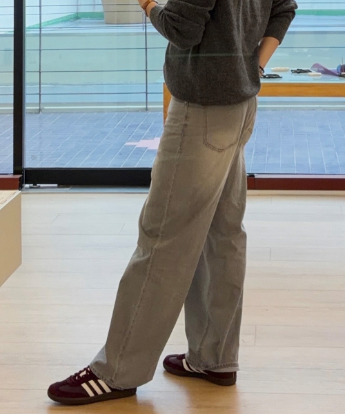 MINDBRIDGE（マインドブリッジ）の「エクストラワイドグレーサンドウォッシングデニムパンツ（デニムパンツ・メンズ・ライトグレー・36/34/32/30/29）」の2枚目の写真