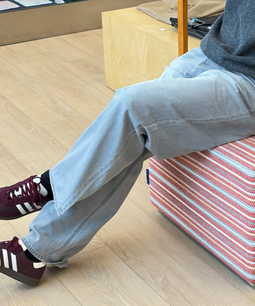 MINDBRIDGE（マインドブリッジ）の「エクストラワイドグレーサンドウォッシングデニムパンツ（デニムパンツ・メンズ・ライトグレー・36/34/32/30/29）」の3枚目の写真