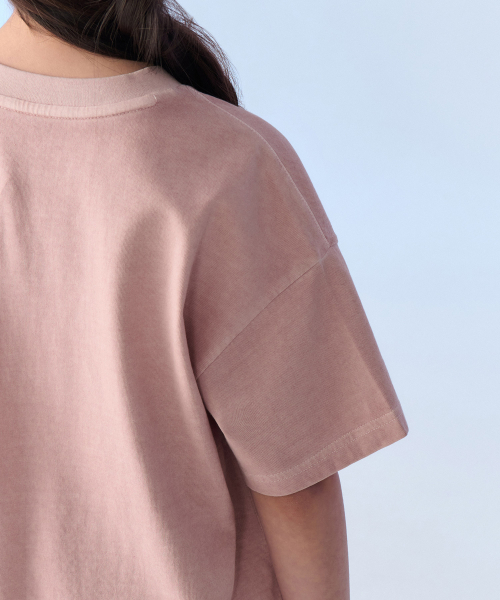 MUSINSA STANDARD KIDS（ムシンサスタンダードキッズ）の「ピグメントオーバーサイズクルーネックTシャツ[デザートピンク]（Tシャツ/カットソー・レディース・その他・110/120/130/140/150/160/100）」の5枚目の写真