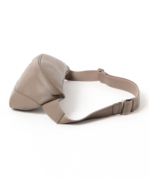 PELLE MORBIDA（ペッレモルビダ）の「PELLE MORBIDA / レザー ウエストバッグ（トートバッグ・メンズ・ブラウン系その他2/ブラック・ONE SIZE）」の5枚目の写真