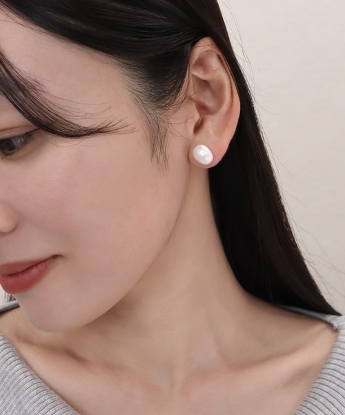 blackdia ocean(ブラックダイヤオーシャン)の「blackdia ocean カラーパールピアス/イヤリング(ピアス(両耳用)・レディース・ピンク系その他/ホワイト系その他/ピンク系その他2/ホワイト系その他2・FREE)」の2枚目の写真