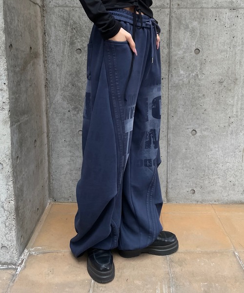 ROGER AND RAW(ロジャーアンドロウ)の「スプレープリントワイドカーブパンツ(スウェットパンツ・レディース・ネイビー/ブラック・FREE)」の20枚目の写真