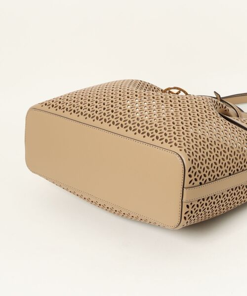 MICHAEL KORS(マイケルコース)の「CARSON MD CZ SATCHEL Satchel(ハンドバッグ・レディース・キャメル・FREE)」の3枚目の写真