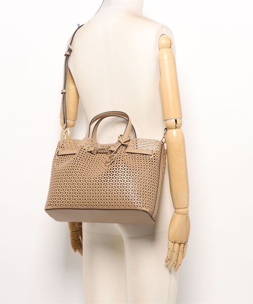 MICHAEL KORS(マイケルコース)の「CARSON MD CZ SATCHEL Satchel(ハンドバッグ・レディース・キャメル・FREE)」の5枚目の写真